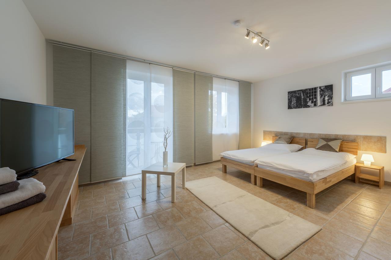 Wn Rooms Βίνερ Νόιστατ Εξωτερικό φωτογραφία