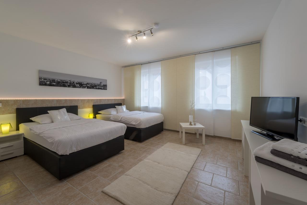 Wn Rooms Βίνερ Νόιστατ Εξωτερικό φωτογραφία